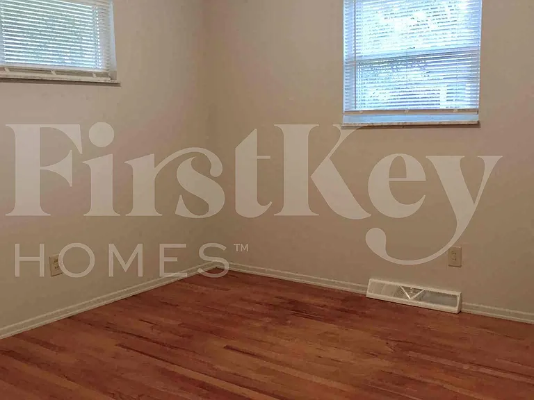 1222 Meadowbright Ln — Photo 12