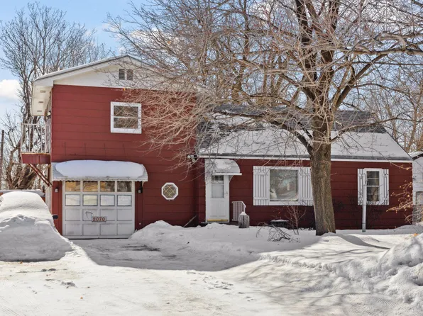 2070 Oakwood Dr, Mounds View, MN 55112