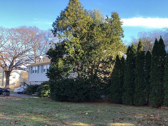 2nd image of 10 Green Acre Dr