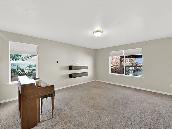 5th image of 954 W Timpie Rd