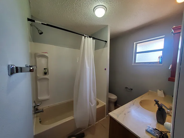 909 Howard St — Photo 21
