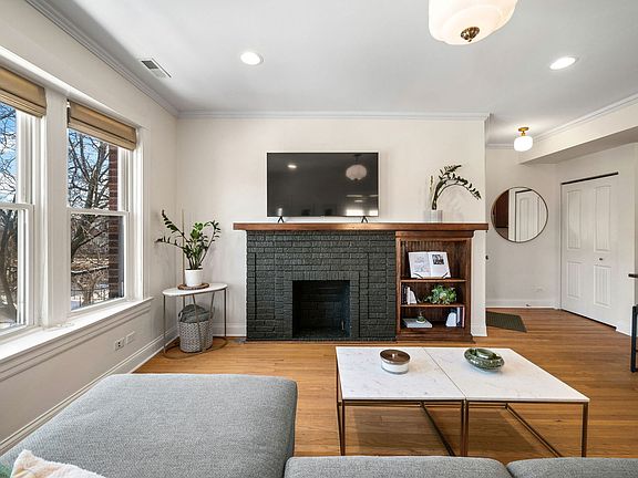 5th image of 4656 N Winchester Ave APT 3