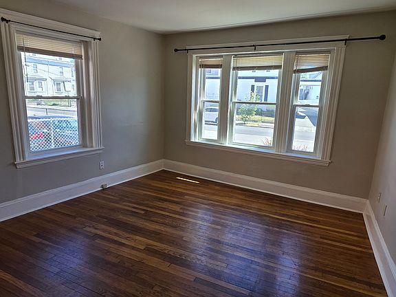 3rd image of 30 Franklin St APT 9