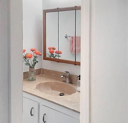 2nd image of 2800 Somerset Dr APT 201