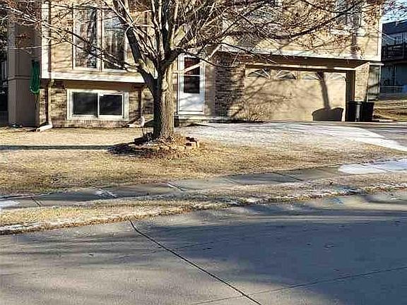 4th image of 5613 N 131st St
