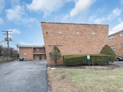 16 N Garfield St #2-E, Lombard, IL, 60148