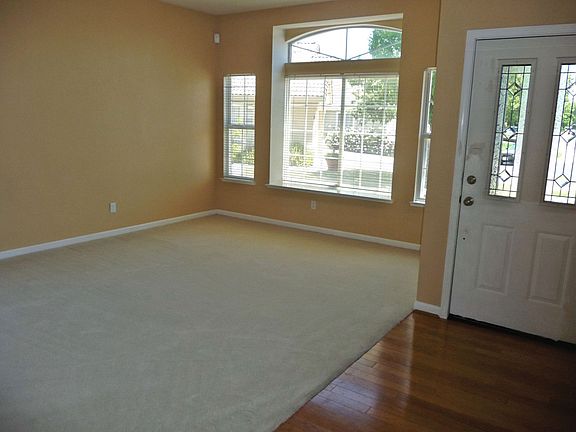 3rd image of 609 San Miguel Ct