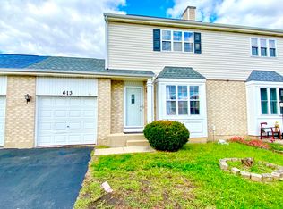 613 Sherwood Ct, Romeoville, IL 60446