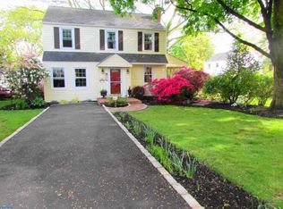337 E Birch Dr, Morrisville, PA 19067