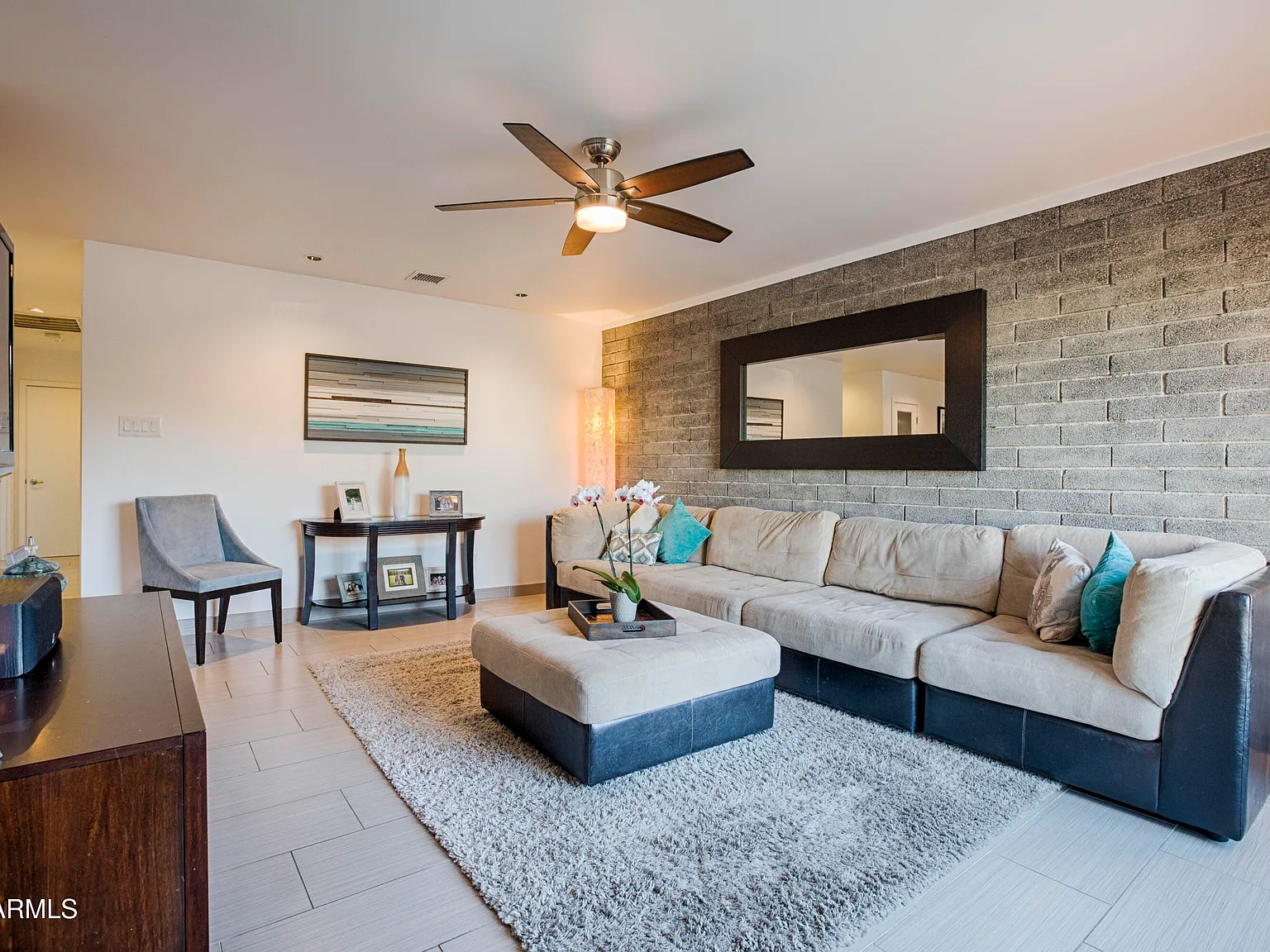 3 bed, 2.0 bath, 1416 sqft, $3,500 — Photo 3