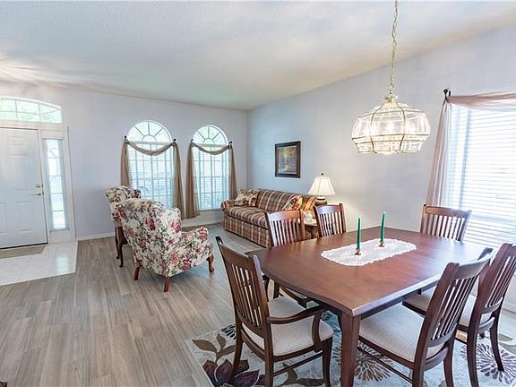 2nd image of 4011 Hammersmith Dr