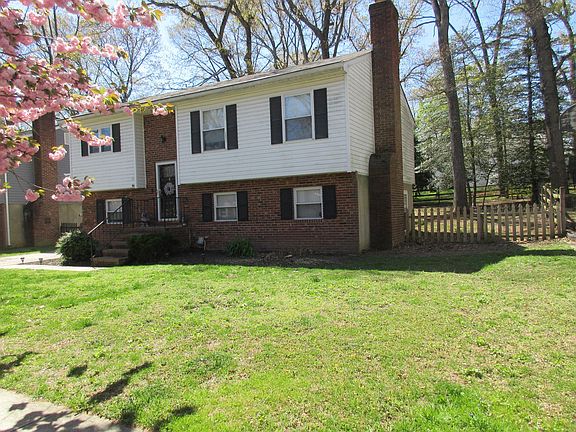 3rd image of 529 W Benforest Dr
