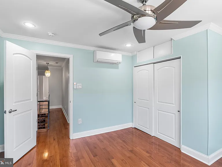 1725 S Iseminger St — Photo 19