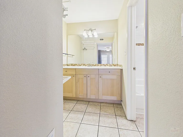 7685 Northcross Dr #208 — Photo 5