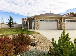 5 W Michener Pl, Red Deer, AB T4P0M6