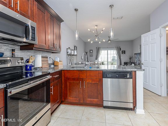 2nd image of 11274 ESTANCIA VILLA Drive #802