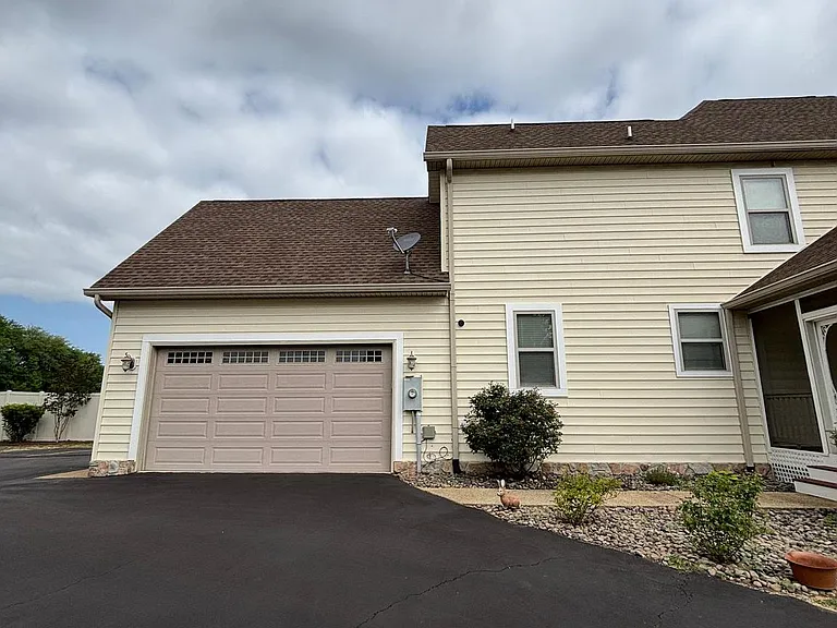 28795 Old Village Rd — Photo 10