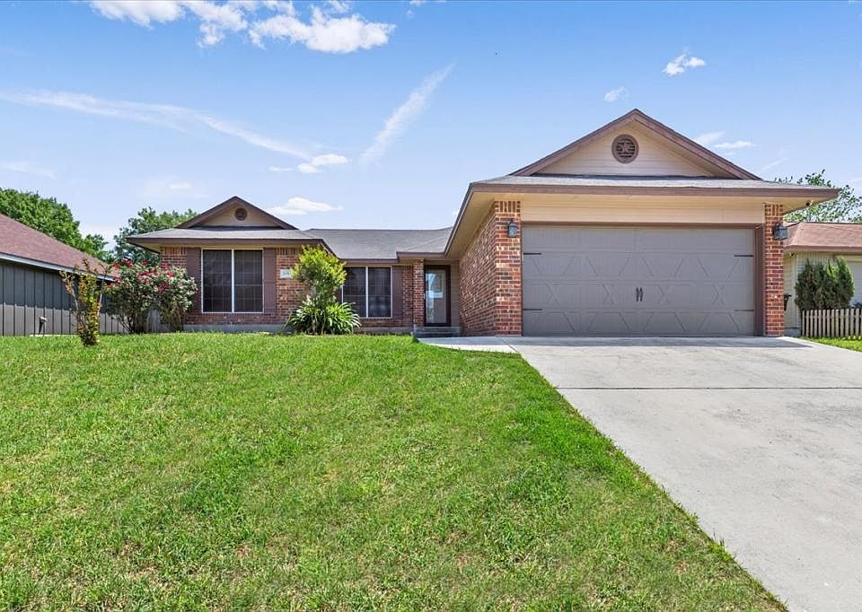 1st image of 2053 Bentwood Dr