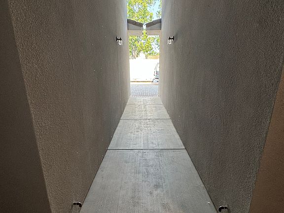 4th image of 1251 Persimmon Ave #5