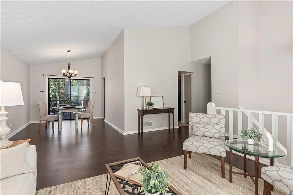 3 bed, 3.0 bath, 1324 sqft, $3,000 — Photo 3
