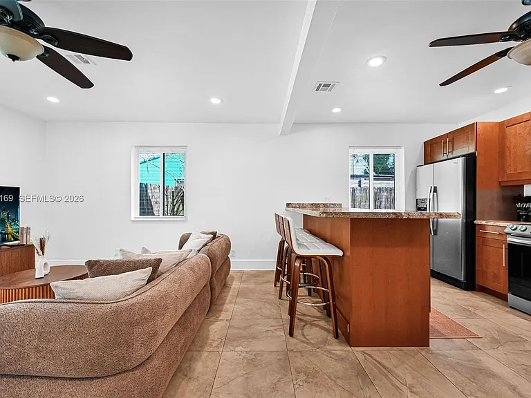 1328 N Andrews Ave — Photo 5