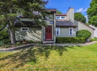 803 Wildemere Dr, Mason, MI 48854