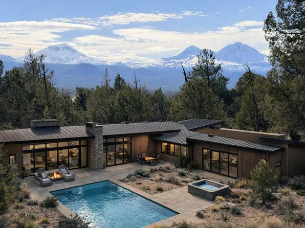 65900 Mariposa Ln, Bend, OR 97703