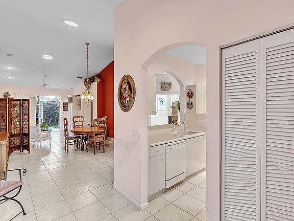 4th image of 10752 Royal Caribbean Cir