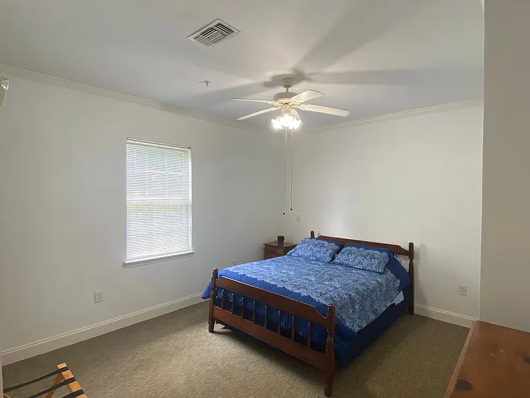Hillcrest Apartments — Photo 19