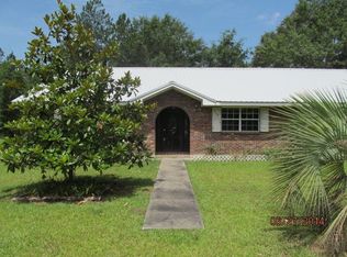 204 Charity Ln, Defuniak Springs, FL 32433