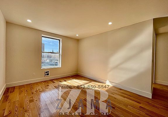 4th image of 755 Rogers Ave #3