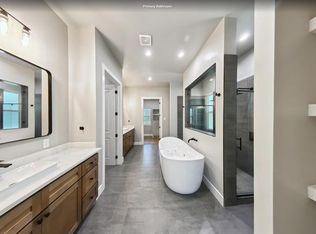 4 Lake Forest Dr, Conroe, TX 77384