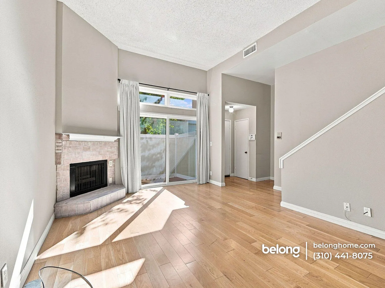 3 bed, 3.0 bath, 1554 sqft, $4,295 — Photo 4