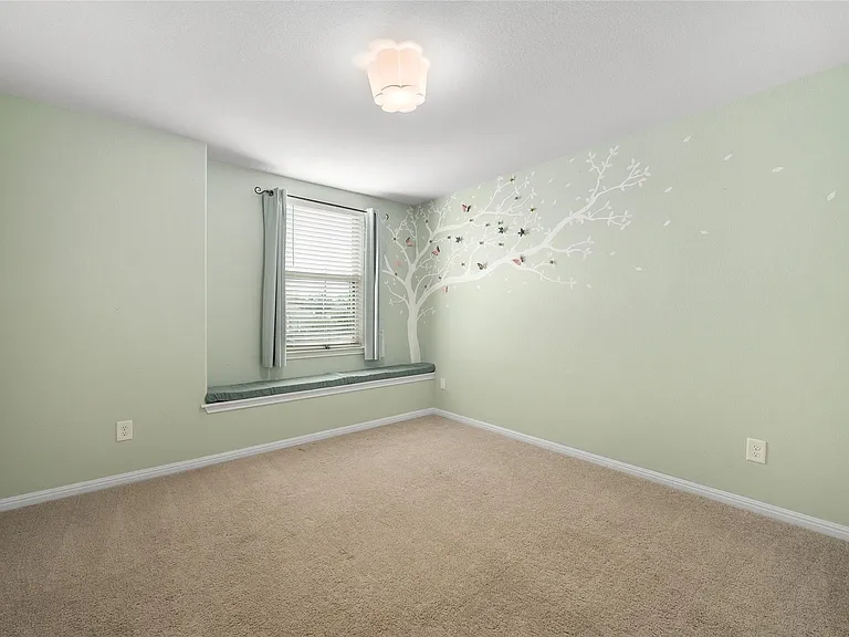 101 Lambert St — Photo 25