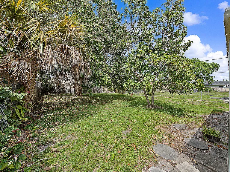301 SE 21st Ave — Photo 34