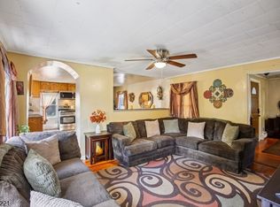 369 Queens Ct, Ridgewood, NJ 07450