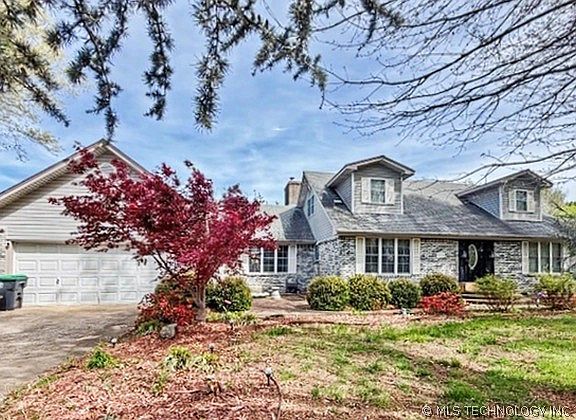 2nd image of 378 Crestwood Dr