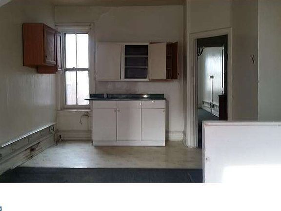5th image of 317 E Lehigh Ave