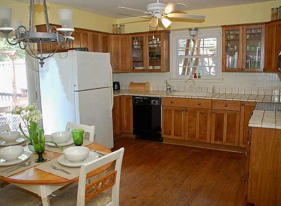 Kitchen/ Eating area