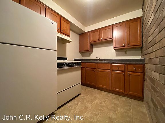 3rd image of 300 Kellywood Mnr #305