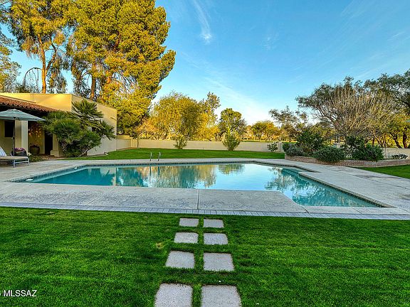 4th image of 6141 E Miramar Dr