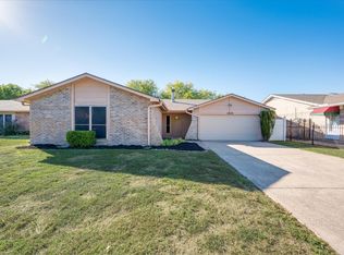 7029 Sunnybank Dr, Fort Worth, TX 76137