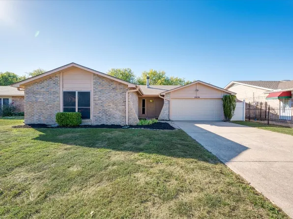 7029 Sunnybank Dr, Fort Worth, TX 76137