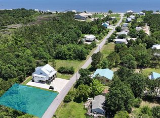 180 Vacation Ln, Waveland, MS 39576