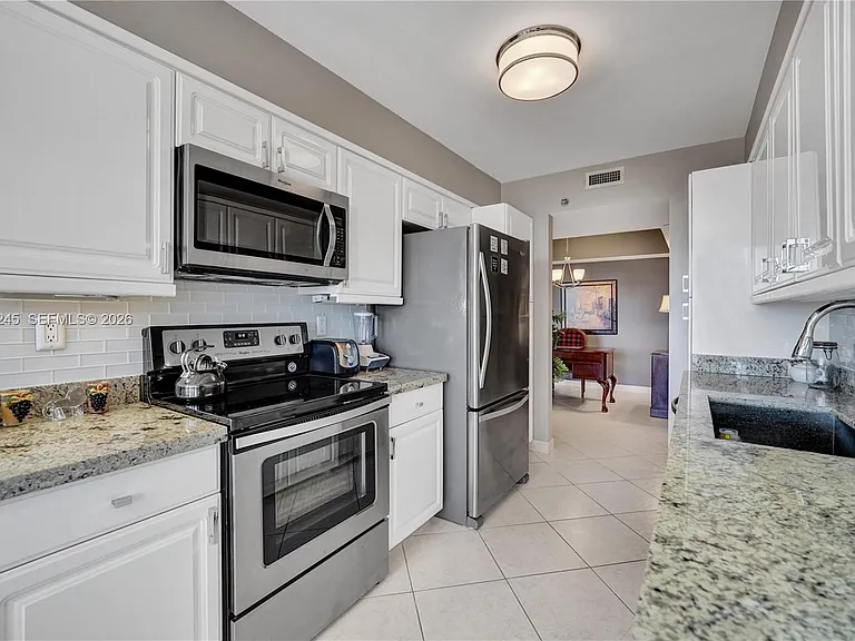 3600 Yacht Club Dr #904 — Photo 20