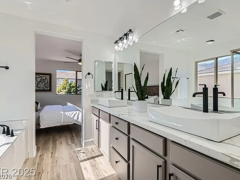 5873 Skyfall Ct — Photo 40
