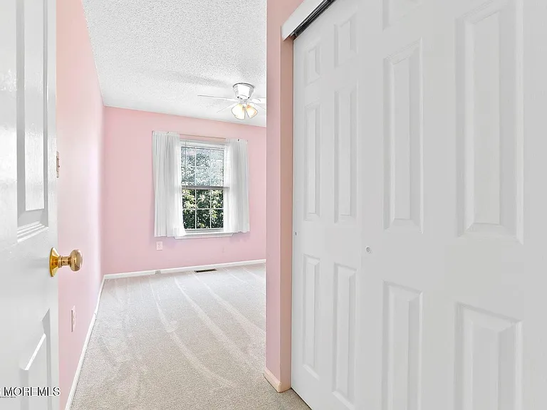 7 Stuart Dr #3 — Photo 13