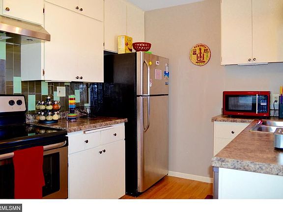 5th image of 679 36 1/2 Ave NE