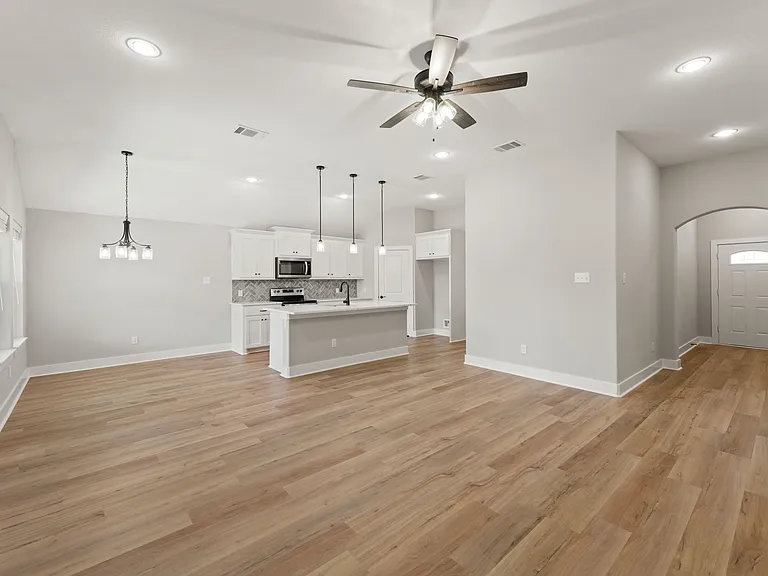 1005 Hardaway Ln — Photo 9