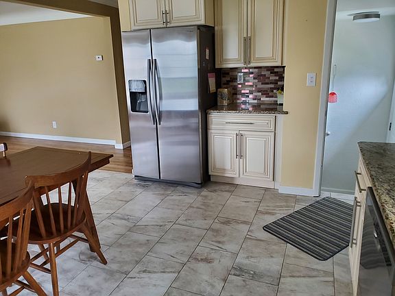 3rd image of 4309 Fruitland Dr